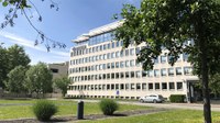 (14.05.2025) Der Vorstand der BG ETEM hat in seiner Sitzung am 14. Mai den Beitragsfuß von 2,82 auf 2,80 gesenkt. Der Beitragsfuß ist eine Rechengröße, die gemeinsam mit der Gefahrklasse des Betriebes und seiner Lohnsumme zur Berechnung der Beitragshöhe dient. Damit sinkt der durchschnittliche Beitrag der Betriebe von 78 auf 77 Cent je 100 Euro von dem Betrieb an die Beschäftigten gezahlter Lohnsumme.
